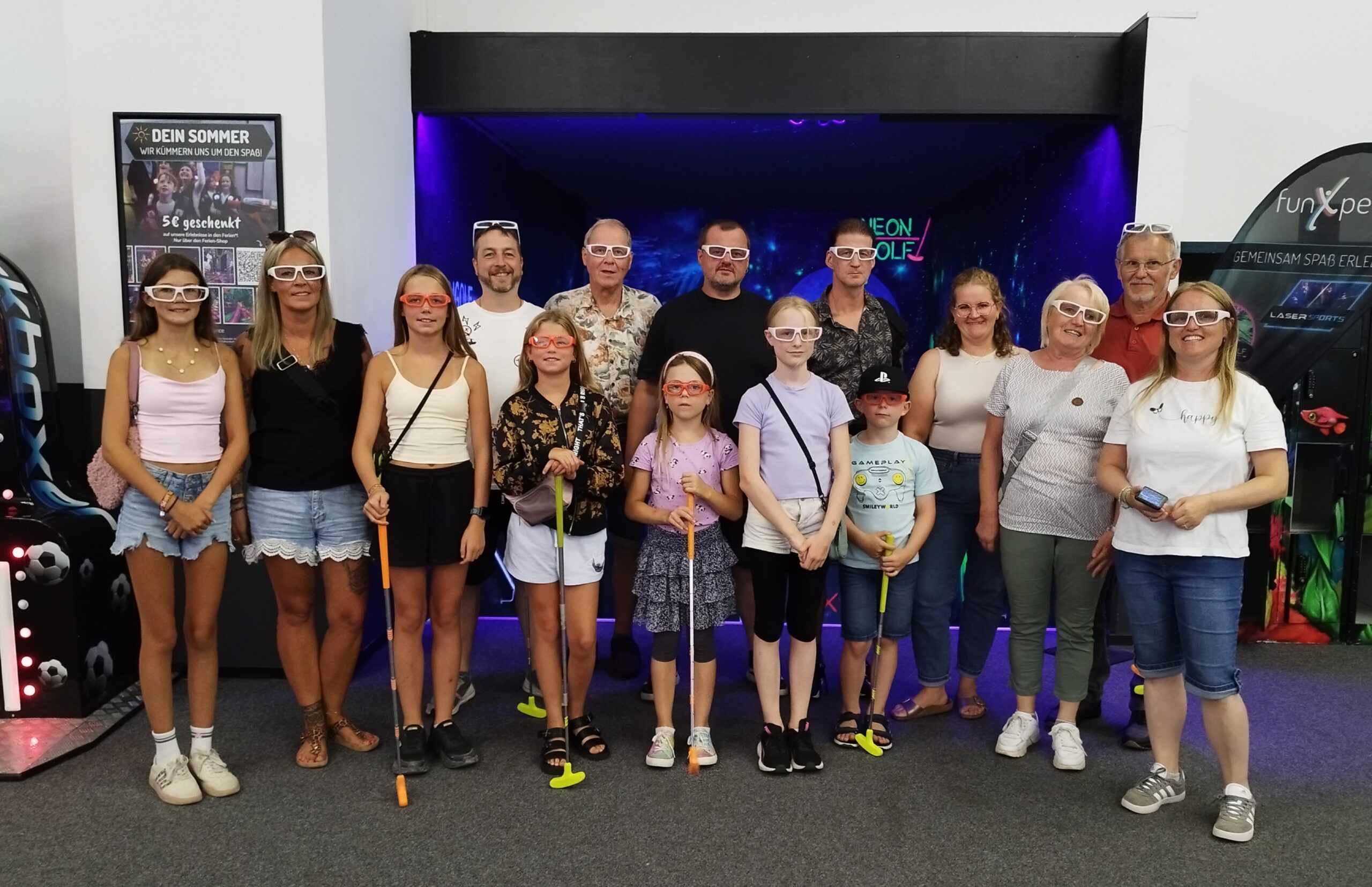 Gemeinsam unterwegs – die Schützen beim Neongolf